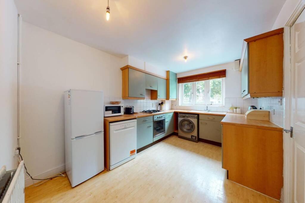 Apartament Super 2 Bed House With Privategarden Londyn Zewnętrze zdjęcie