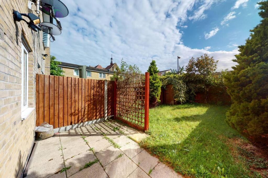 Apartament Super 2 Bed House With Privategarden Londyn Zewnętrze zdjęcie